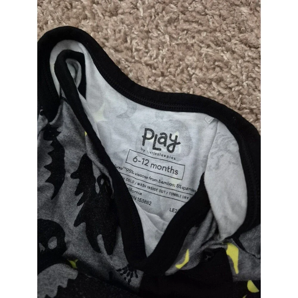 Little sleepies play size 6-12M Halloween bodysuit